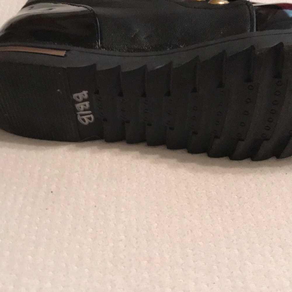 Boots - Picture 5 of 6